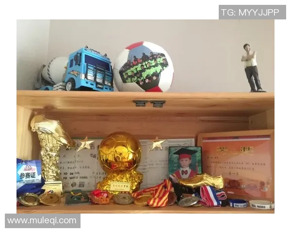 足球球星参赛证挂件足球精美设计展示足球文化与球迷纪念意义 足球球星参赛证挂件足球精美设计展示足球文化与球迷纪念意义