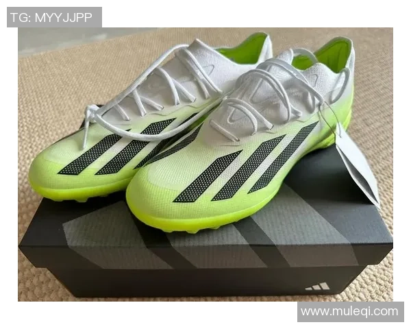 足球鞋大码揭秘 球星脚下的完美尺码与穿着选择分析 足球鞋大码揭秘 球星脚下的完美尺码与穿着选择分析